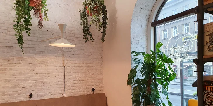 Velká porce nebo rodinné balení poctivé zmrzliny v Crème de la Crème