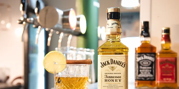 Zahřátí na trzích na Zelňáku: 1 nebo 3 horké drinky s whiskey Jack Daniel's