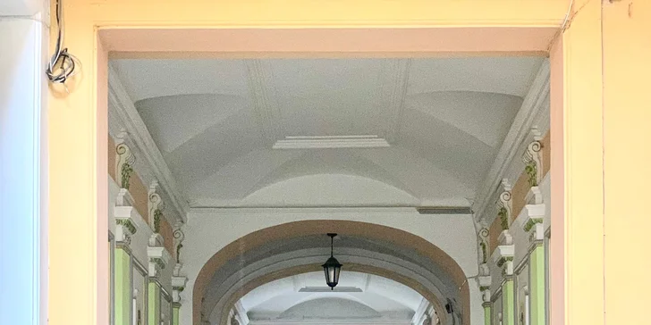 Až 8 dní v moderním apartmánu v Karlíně: vybavená kuchyňka a prostory až pro 7 osob