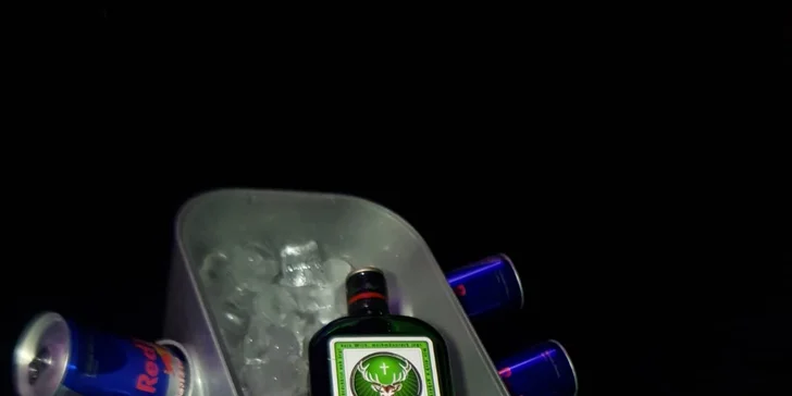 Drinky, vodní dýmka i narozeninová párty s výzdobou až pro 11 hostů v Universe Clubu