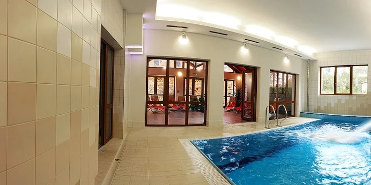Letní či podzimní relax v Jeseníkách: historický wellness hotel s polopenzí
