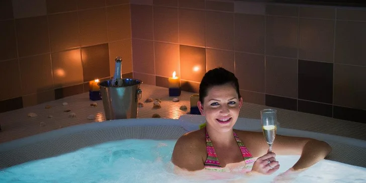 Letní či podzimní relax v Jeseníkách: historický wellness hotel s polopenzí