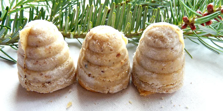 Bezlepkové cukroví ze Zvíkova napečené podle receptů našich babiček