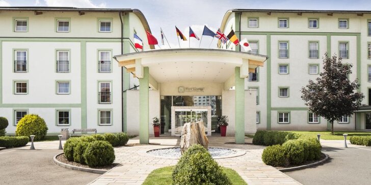 Pobyt v Plzni: 4* hotel se snídaní, tenisem a drinkem