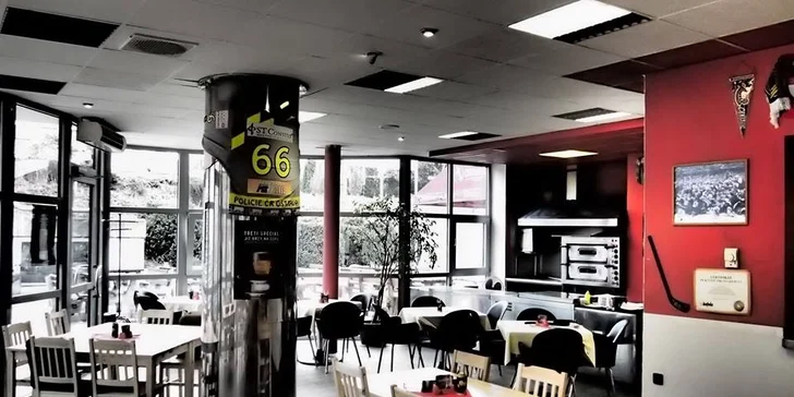 Vyrazte na dobrotu: 2× pizza o průměru 33 cm nebo 1× obří jumbo (⌀ 60 cm)