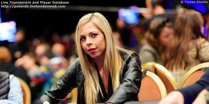 Škola pokeru s profi hráčkou Adélou Pecháčkovou Fořtovou
