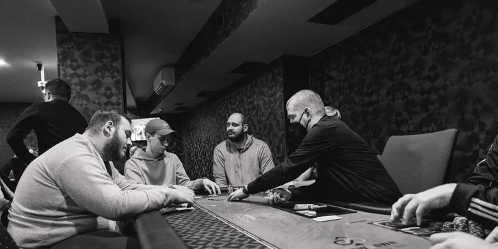 Škola pokeru s profi hráčkou Adélou Pecháčkovou Fořtovou