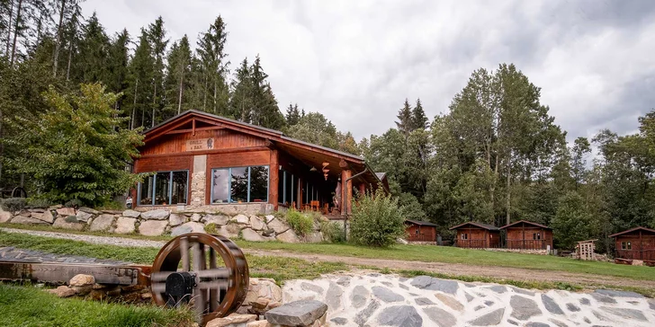 Relax na jesenickém ranči Orel: snídaně, privátní wellness i práce u koní, krmení a jízda v sedle