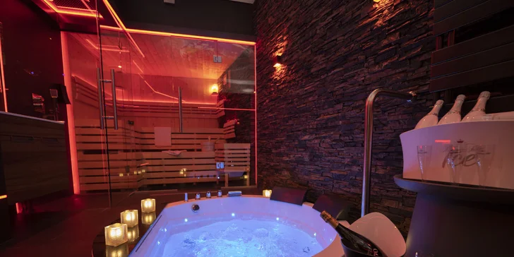 Balíčky plné romantiky pro dva: tříchodová večeře i s lahví sektu a privátním wellness