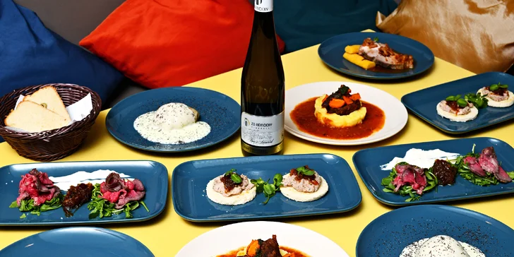 5chodové degustační menu u náplavky: rillettes, roastbeef, hovězí ragú i lahev vína