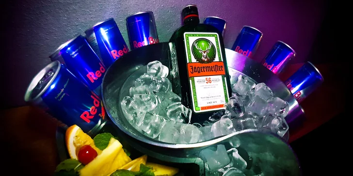 Drinky, vodní dýmka i narozeninová párty s výzdobou až pro 11 hostů v Universe Clubu