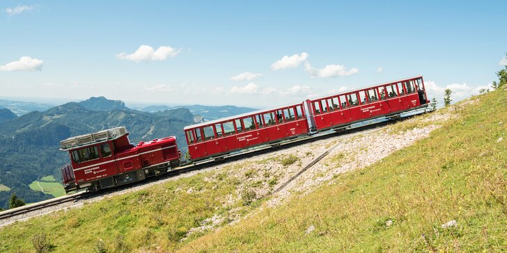 Autobusem do Rakouska: výlet za nádhernými výhledy, turistikou a zubačkou