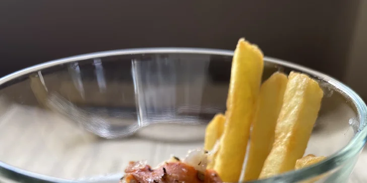 3chodové menu s humřími specialitami pro 2 osoby: s guacamole, salátem i těstovinami