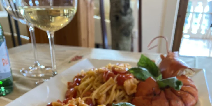 3chodové menu s humřími specialitami pro 2 osoby: s guacamole, salátem i těstovinami