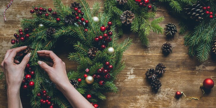Vánoční výroba dekorací a dárků: věnce, svíčky i ekologické balení dárků