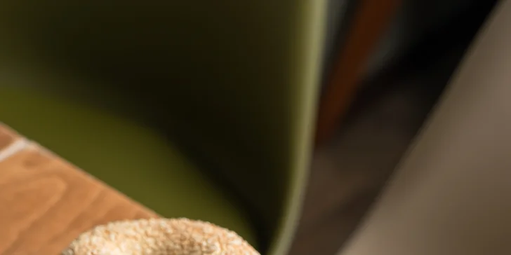Sladký nebo slaný plněný bagel a káva, čaj i limonáda na Vinohradech pro 1 i 2 osoby