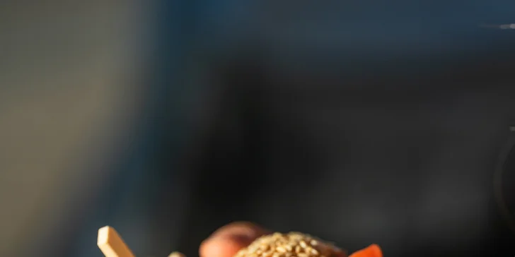 Sladký nebo slaný plněný bagel a káva, čaj i limonáda na Vinohradech pro 1 i 2 osoby