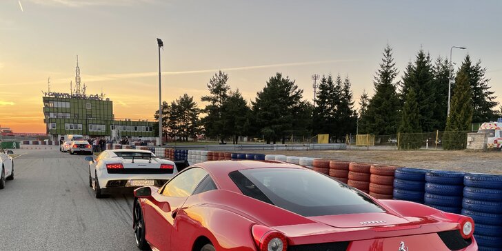Jízda na Autodromu Most ve Ferrari, Lamborghini, Porsche GT3, nebo Porsche 718: 1–4 kola i s palivem