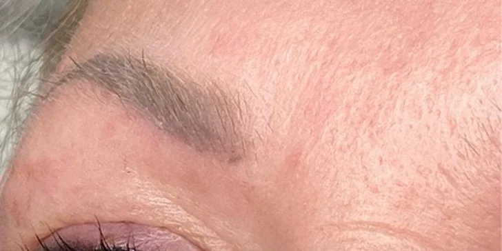 Permanentní make-up: oční linky, obočí pudrovou metodou i výplň rtů