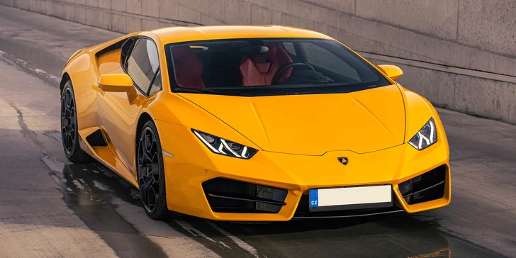 Zkroťte 640 koní nejnovějšího Lamborghini Huracan: 15–45 min. řízení či spolujízdy s palivem a pojištěním
