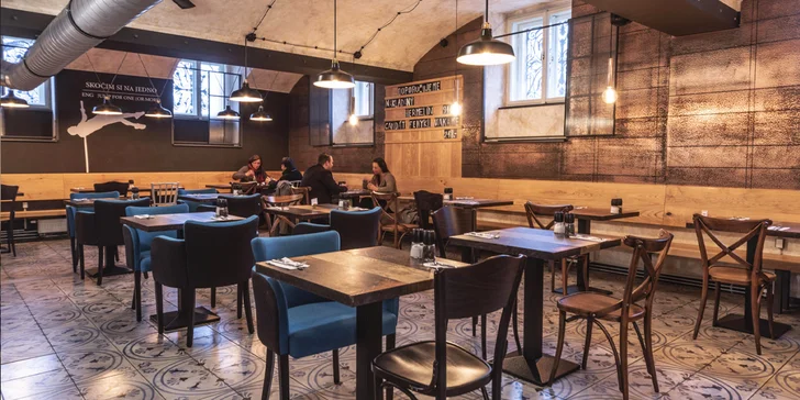 Až 2000 Kč na cokoliv v restauraci Meat Beer: masové parády, polévky, dobroty k pivu i dezerty