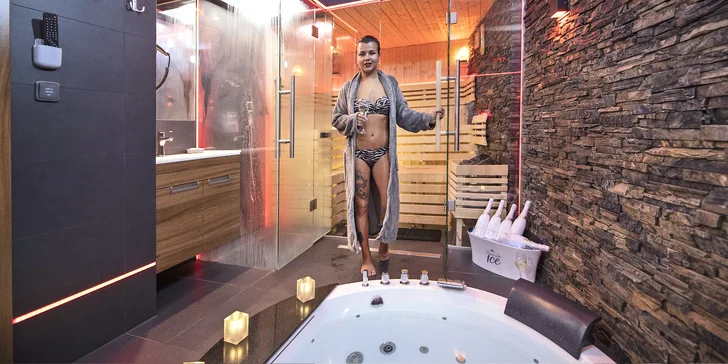 Balíčky plné romantiky pro dva: tříchodová večeře i s lahví sektu a privátním wellness