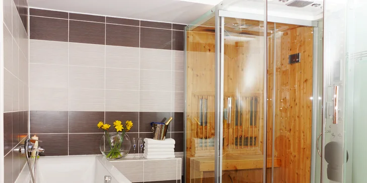 4* relax v Praze: ubytování se snídaní i privátním wellness a vínem
