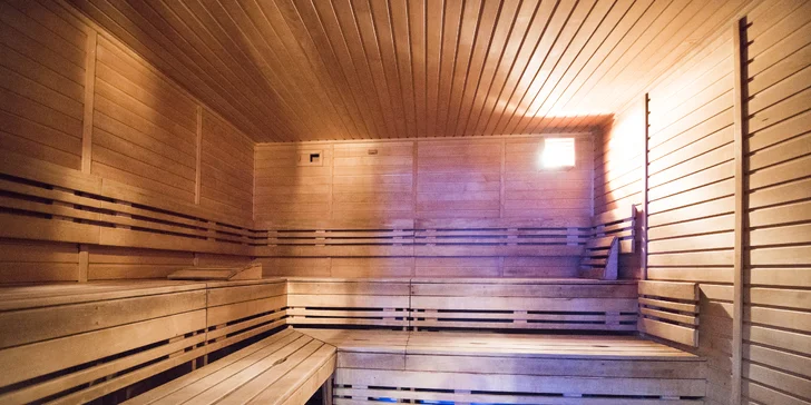 Celodenní vstup do wellness a 60–90minutová masáž pro 1 nebo 2 osoby