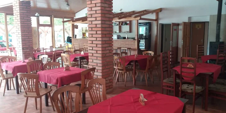 Polední menu dle výběru z denní nabídky Na Brusírně v Táboře: vývar, kulajda, řízek, smažák i další jídla