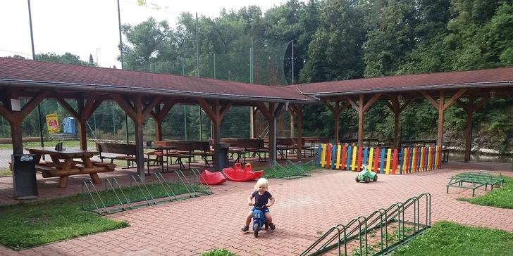 Polední menu dle výběru z denní nabídky Na Brusírně v Táboře: vývar, kulajda, řízek, smažák i další jídla