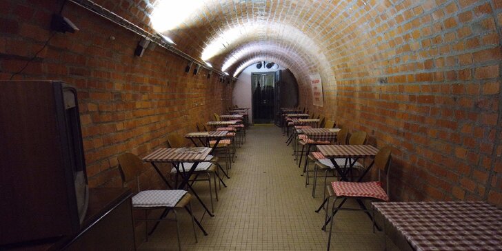 Netradiční noc pro 1 i 2 osoby v atomovém krytu v centru Brna a retro snídaně