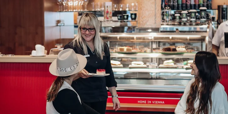 Otevřený voucher do Coffeeshop Company v Galerii Harfa: 250 či 500 Kč na kávu, čaje, limonádu i bagely či dorty
