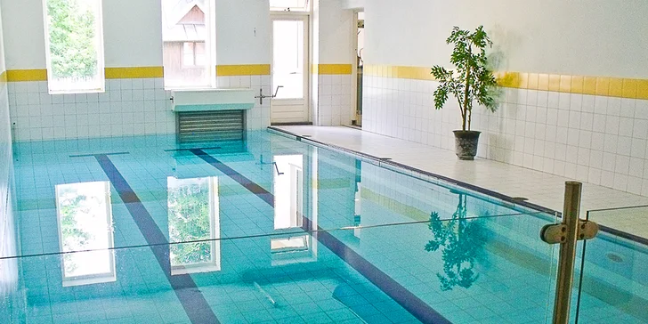 Pohodový pobyt pod Hostýnem: polopenze, bazén, bowling i squash