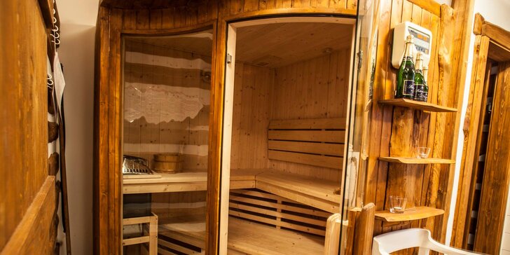 Wellness relax na Třeboňsku: roubenka se saunou, vířivkou i koupacím sudem