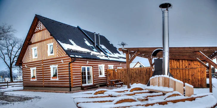 Wellness relax na Třeboňsku: roubenka se saunou, vířivkou i koupacím sudem