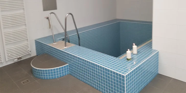 Odpočinek v privátní sauně s láhví sektu: 60 nebo 120 min. pro 2 osoby