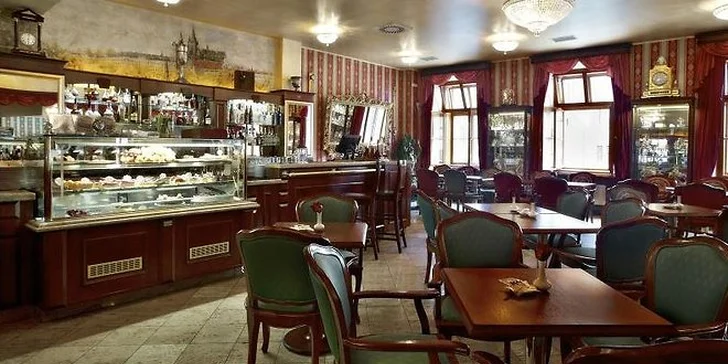 Dva náramné dorty s kávou nebo čajem v romantickém Café Mozart