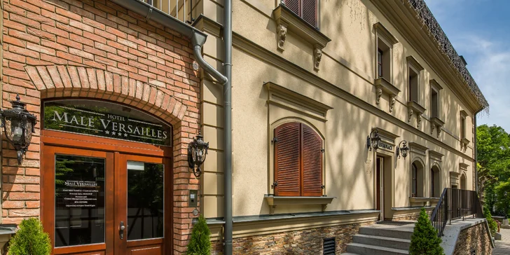 Romantický hotel ve Varech u lesa: snídaně i večeře, thajská masáž, výlety