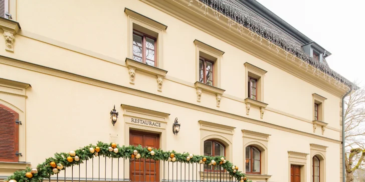 Romantický hotel ve Varech u lesa: snídaně i večeře, thajská masáž, výlety