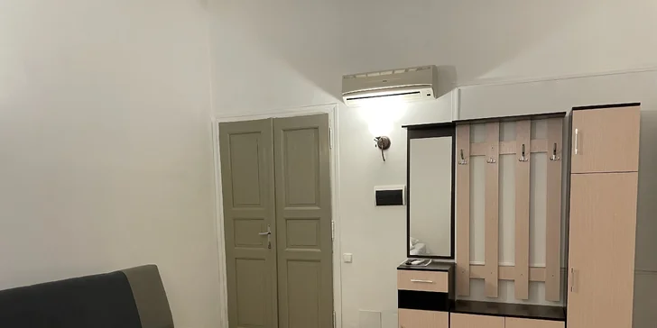 Až 8 dní v moderním apartmánu v Karlíně: vybavená kuchyňka a prostory až pro 7 osob