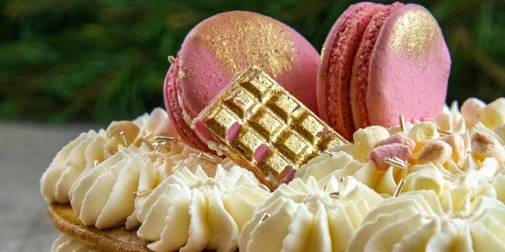 Sladké potěšení na odnos s sebou: medový dort s mascarpone či 12 cupcaků s náplní dle výběru
