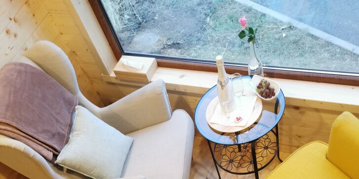 Glamping na vysoké úrovni: ubytování i snídaně v moderním domku na Vysočině