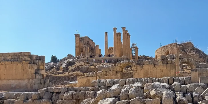 Poznávací zájezd do Jordánska na 7 nocí: bájné město Petra, Artemisin chrám i červená poušť Wadi Rum
