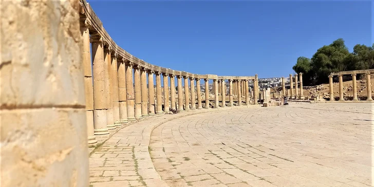 Poznávací zájezd do Jordánska na 7 nocí: bájné město Petra, Artemisin chrám i červená poušť Wadi Rum