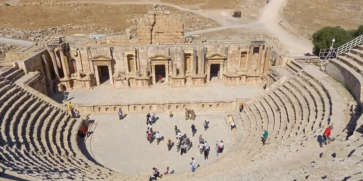 Poznávací zájezd do Jordánska na 7 nocí: bájné město Petra, Artemisin chrám i červená poušť Wadi Rum