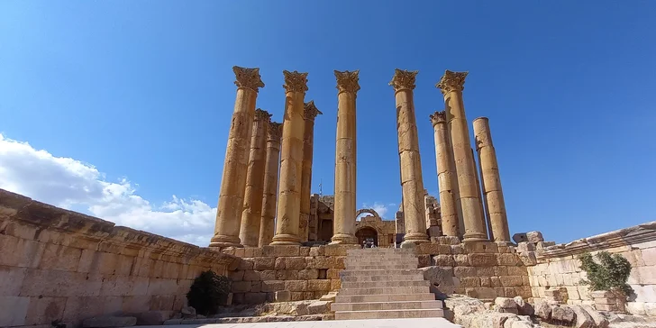 Poznávací zájezd do Jordánska na 7 nocí: bájné město Petra, Artemisin chrám i červená poušť Wadi Rum