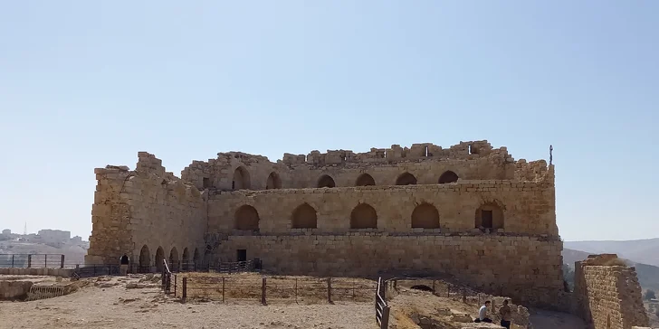 Poznávací zájezd do Jordánska na 7 nocí: bájné město Petra, Artemisin chrám i červená poušť Wadi Rum