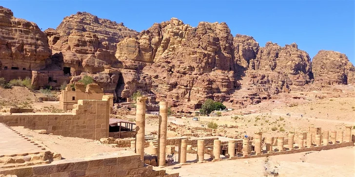 Poznávací zájezd do Jordánska na 7 nocí: bájné město Petra, Artemisin chrám i červená poušť Wadi Rum