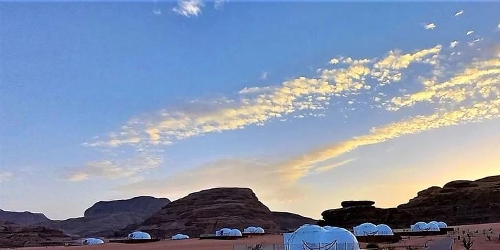 Poznávací zájezd do Jordánska na 7 nocí: bájné město Petra, Artemisin chrám i červená poušť Wadi Rum