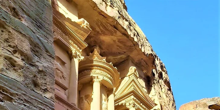 Poznávací zájezd do Jordánska na 7 nocí: bájné město Petra, Artemisin chrám i červená poušť Wadi Rum